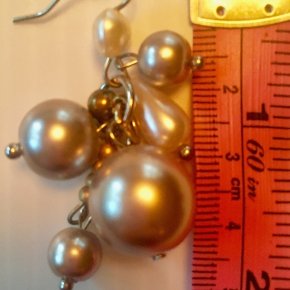 NWT Treska Pearl Drop Pierced Earrings - Picture 2 of 5